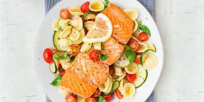 landscape-1438354894-gallery-1426617372-warm-pasta-salad-with-salmon